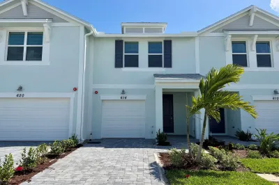 632 Salisbury Circle 1