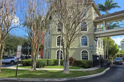 1640 Presidential Way #403 1