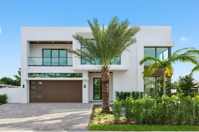 400 NE 4th Street 1
