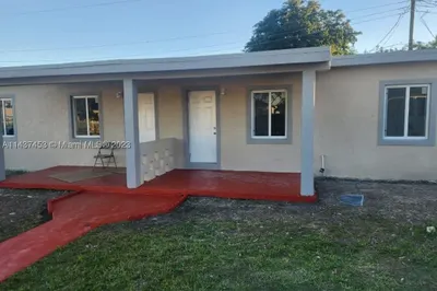 1840 NW 74th Ter 1