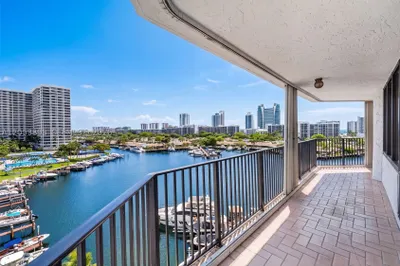300 Three Islands Blvd #207 1