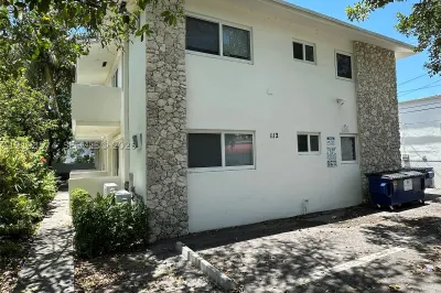 112 SW 11th Ave 1