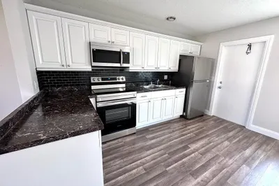 860 Center Street #Unit 3 1