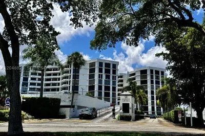 13951 Kendale Lakes Cir #807A 1