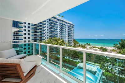 2301 Collins Ave #825 1