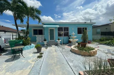 3180 NW 49th Street 1