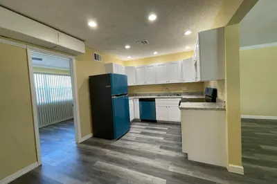105 Arthur Court 1