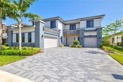 10452 N Lago Vista Circle 1