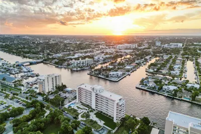 201 N Riverside Drive #205 1
