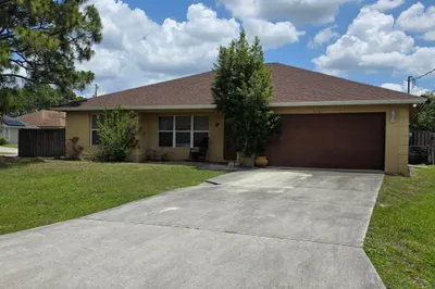 3101 SW Fambrough Street 1