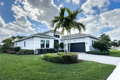 5577 Saint Armands Way 1