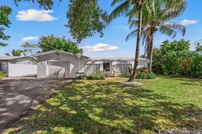421 SW 18th Street 1