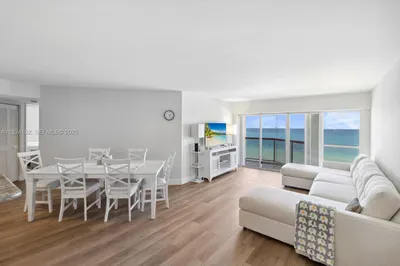 6767 Collins Ave #909 1