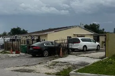 21407 NW 39th Ave 1