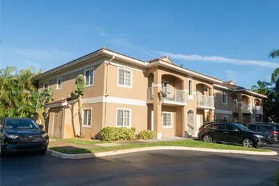 911 Hillcrest Ct #3 1
