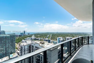 55 SW 9th St #4206 1
