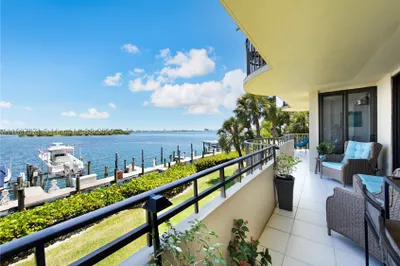 12000 N Bayshore Dr #208 1
