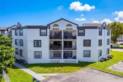 9735 Fontainebleau Blvd #G303 1