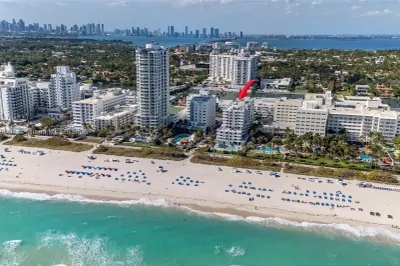 4301 Collins Ave #1003 1