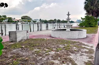 Dock