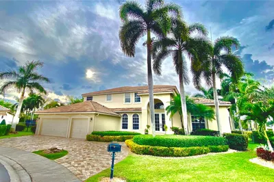 2463 Eagle Run Dr 1