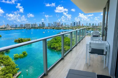 16385 Biscayne Blvd #2007 1