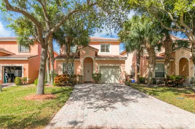 4391 Lake Lucerne Circle