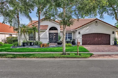 639 Verona Pl #639 1