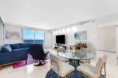 6039 Collins Ave #1527 1