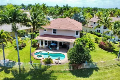 1893 Harbor View Cir 1