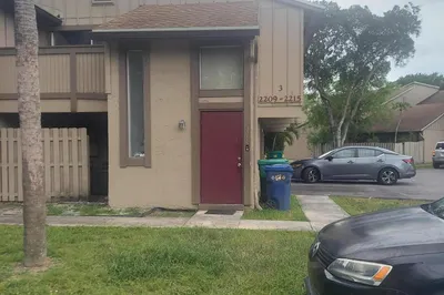 2215 NW 56th Avenue #3-e 1