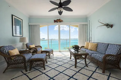 21 Harbour Isle Drive W #Ph02 1