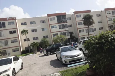 4044 NW 19th Street #211 1