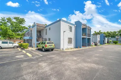160 SW 30th Ave #204A 1