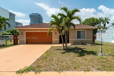 220 SE 8th St #220 1