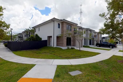 110 NW 11th Ct 1
