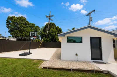 5350 NW 174th Dr 1