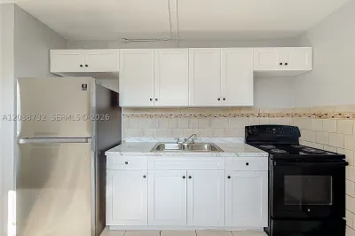 2408 NW 8th St 0 1