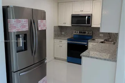 1625 SE 10th Ave #101 1