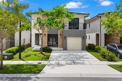 1167 NW 2nd St 1