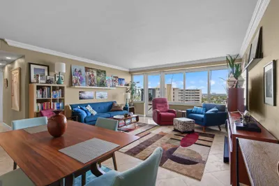 3233 NE 34th St #1607 1