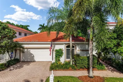 1221 E Bel Aire Dr E 1