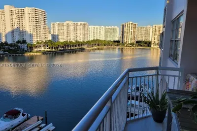 18081 Biscayne Blvd #602 1