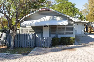717 SW 2nd Court 1