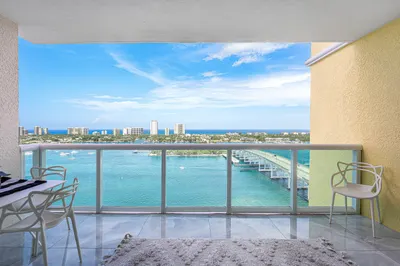2640 Lake Shore Drive #2112 1