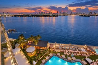 1100 West Ave #1020 1