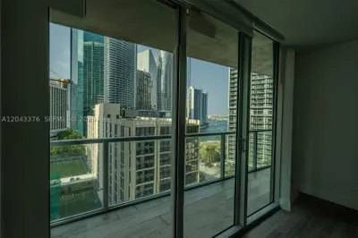 500 Brickell Ave #1407 1