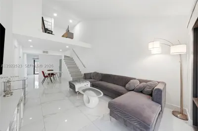 455 NE 210th Ter 1