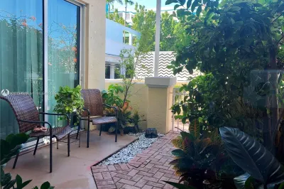 9172 Collins Ave #13 1