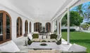 387 Ocean Blvd Photo